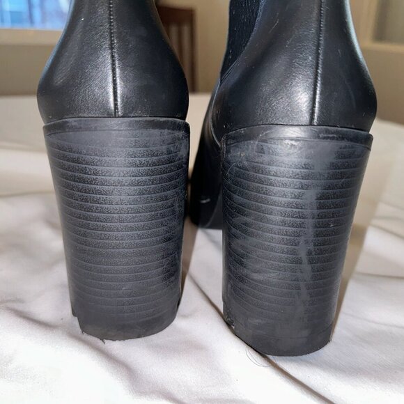 Black Chunky Heeled Booties Round Toes Faux Leather Size 7 - Picture 5 of 5